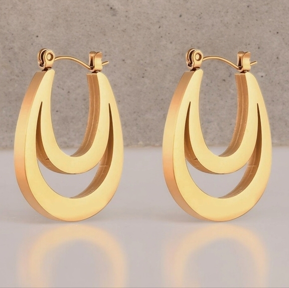 ποΈMinimalist U-Shaped Crescent Moon π Hoop Earrings - 316L Stainless Steel β¨ - Picture 12 of 13